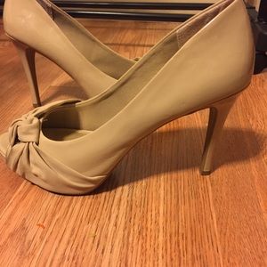 Fioni pumps size 11 nude color